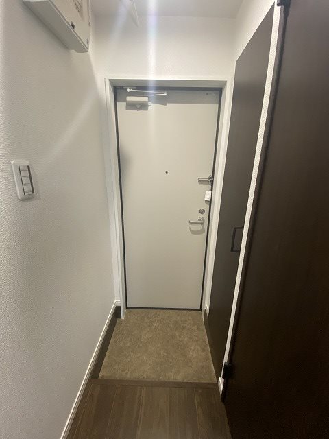 Ｃｏｍｏｄｏ　Ｈｏｎ－ａｔｓｕｇｉ 玄関