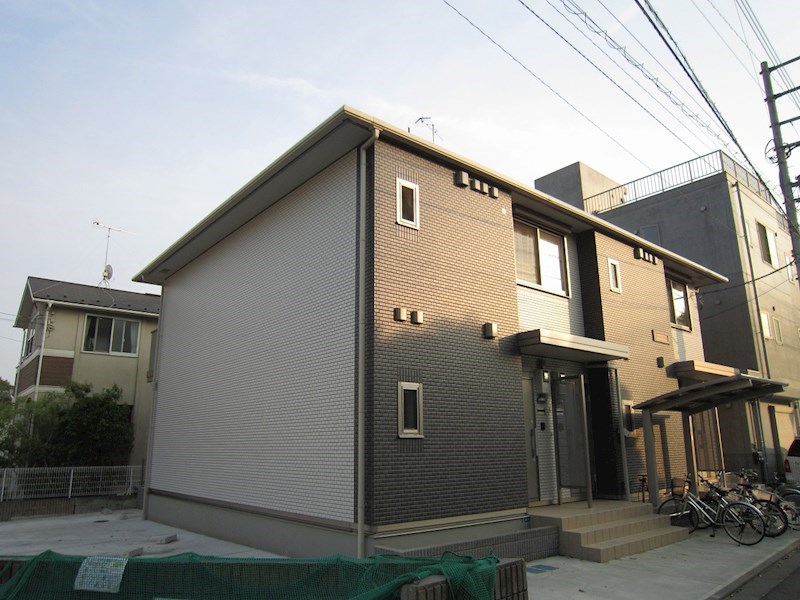 レイン・ツリー・ヴィレッジ 202号室 外観