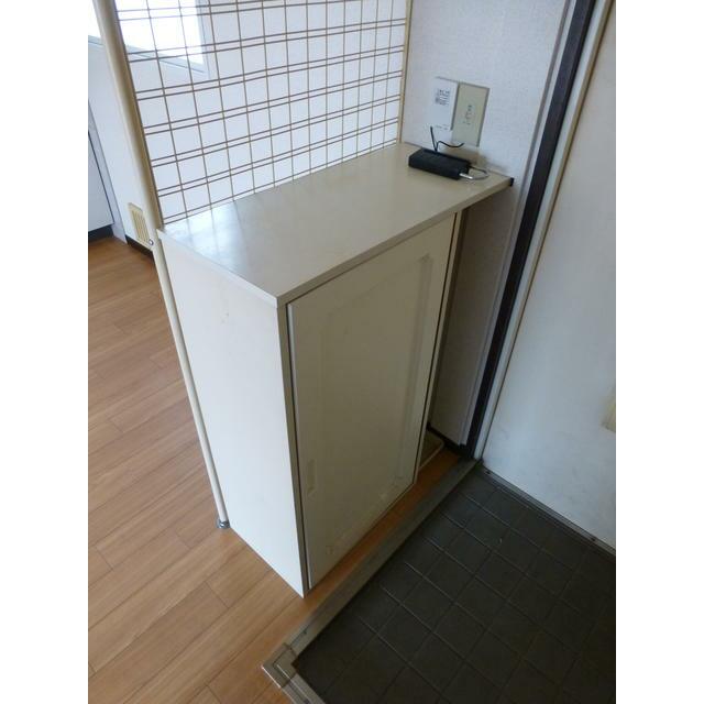 エステートマエダ 玄関