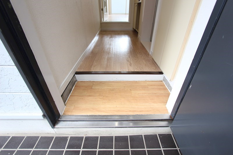 アクセス札場町 玄関