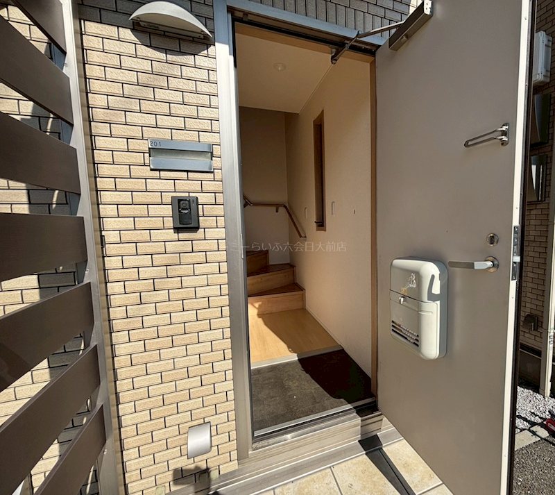 サザンクロスＢ 玄関