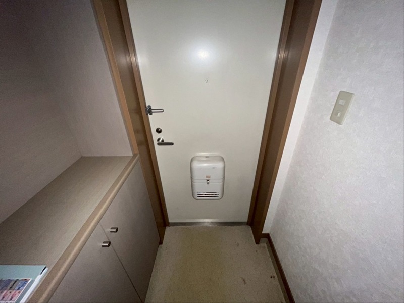 シャトー鶴嶺 玄関