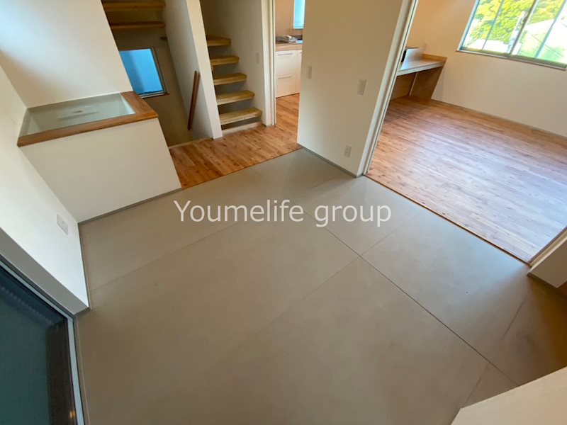 ルーモスタカラB 玄関