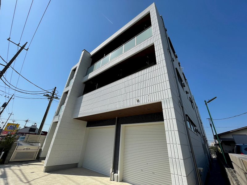 Ｅａｓｔ　Ｃｏｕｒｔ 204号室 外観