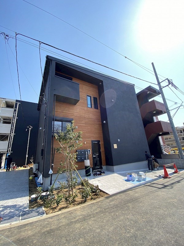 reina（レイナ） 101号室 外観