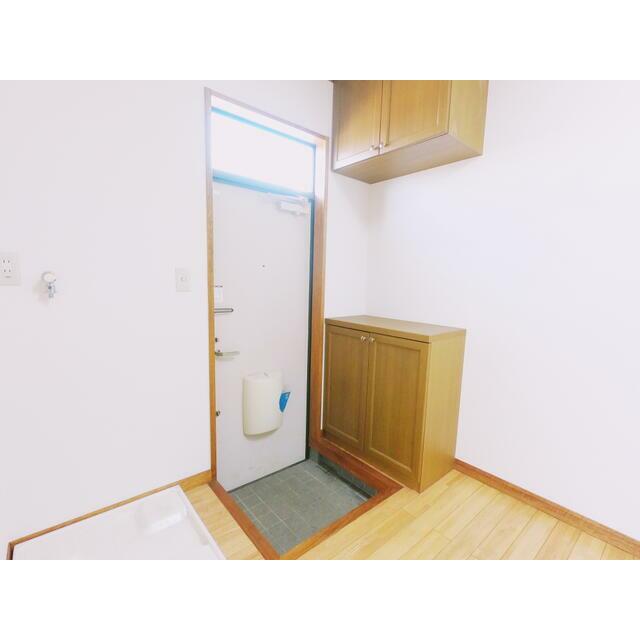 メゾン六会 玄関