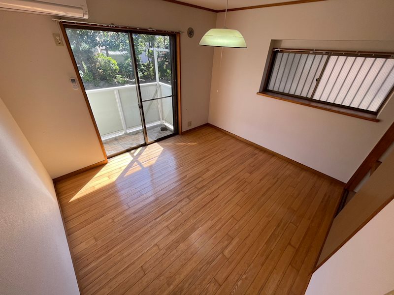 メゾン六会 ベッドルーム