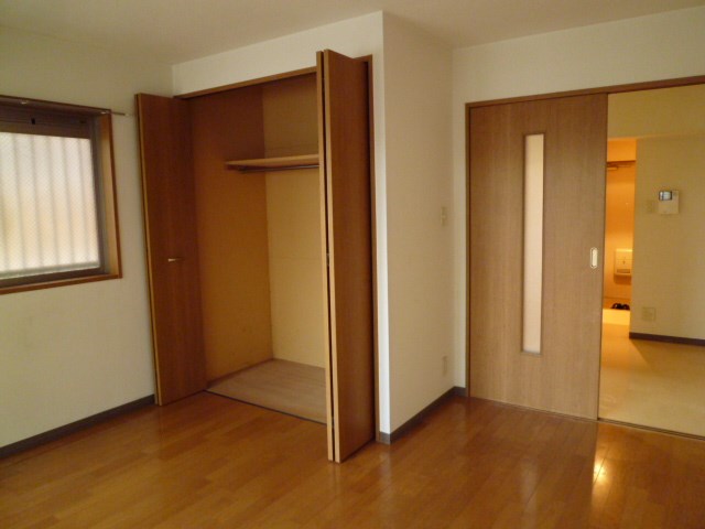デルニエ ベッドルーム