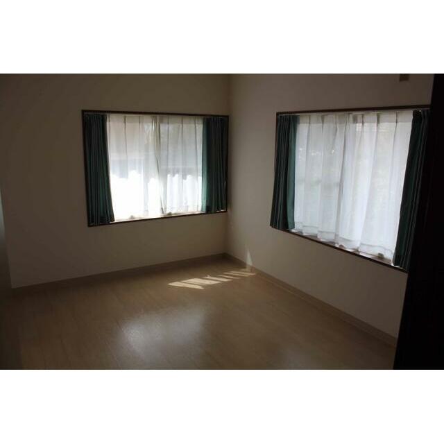 ウエスト弥生 ベッドルーム