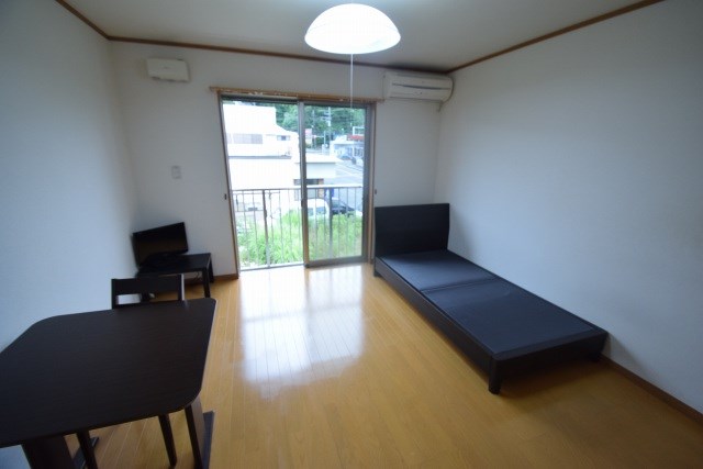 アンビシャス リビング