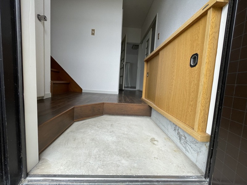 穂谷野コーポ 玄関