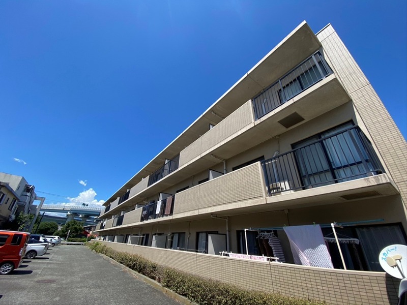 ロイヤルコート寒川 301号室 外観
