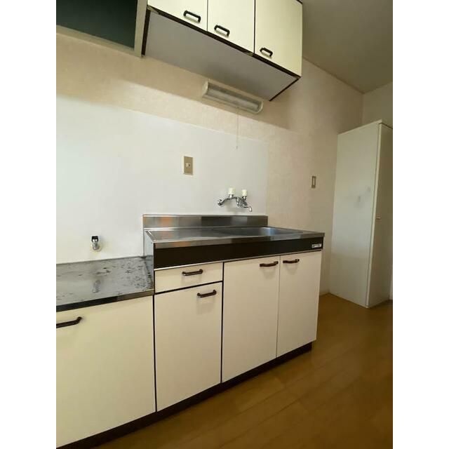 ロイヤルヒルズ石室Ⅱ キッチン