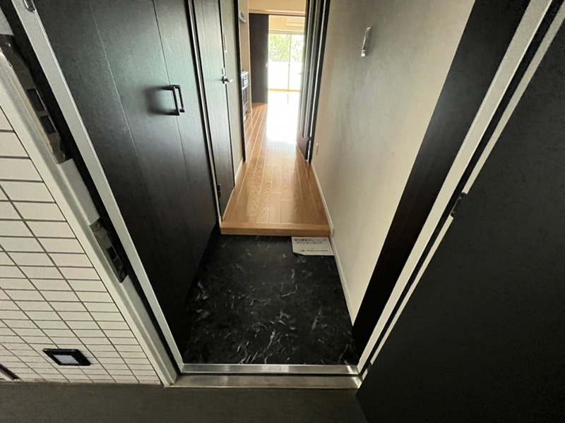 グランデュールⅢ江ノ島 玄関