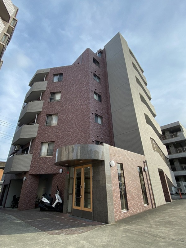 アバンサール湘南 205号室 外観