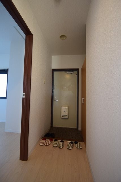 メゾングラシア 玄関