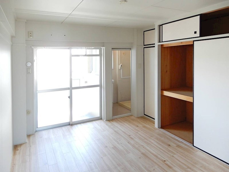 ビレッジハウス鎌倉6号棟  リビング