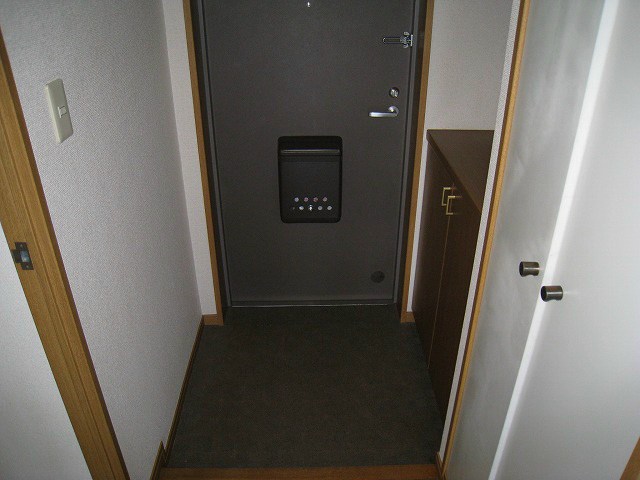 ドムス厚木南 玄関