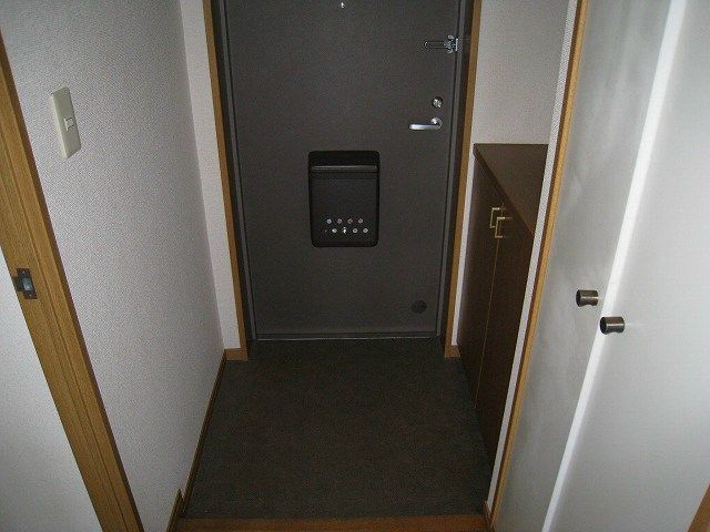 ドムス厚木南 玄関
