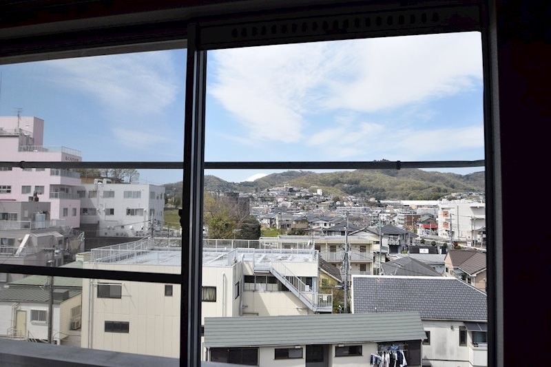 ホワイトハイツ東海大 ベランダ