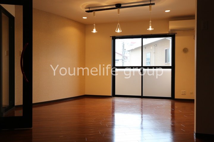 リビング エクレールアクシス  リビング