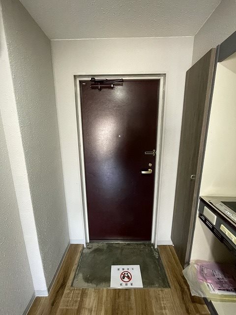 ホロン湘南弐番館 玄関