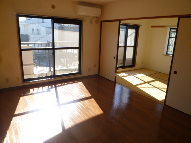 Sazan　Piloti・つまだ リビング