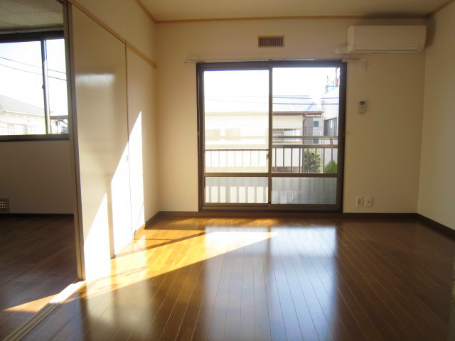 アーバン中山 リビング