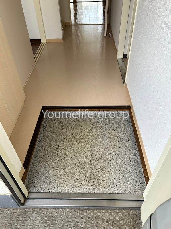 第５山仁ビル 玄関