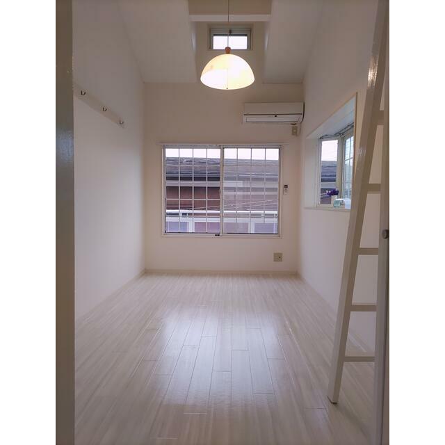 ホワイトハイツ桜ヶ丘２号棟 リビング