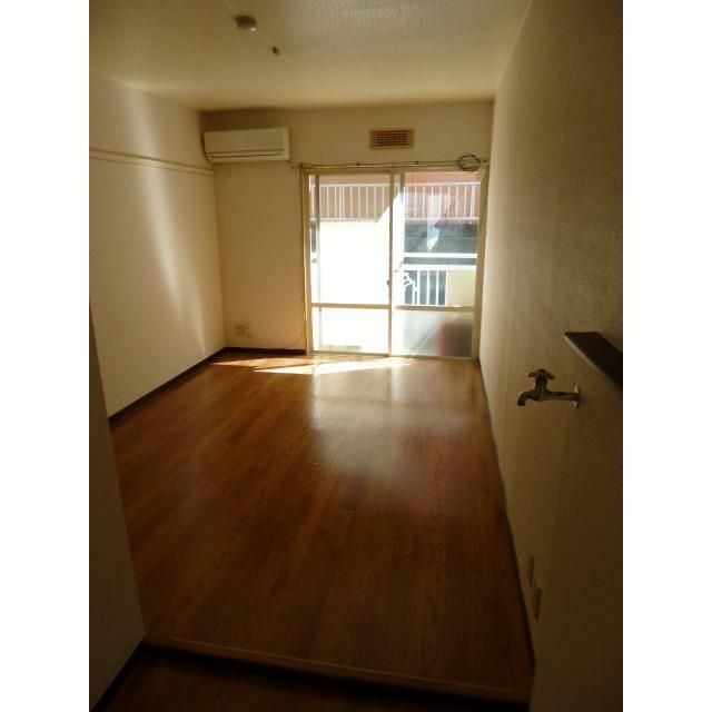 メゾンロレーヌ リビング