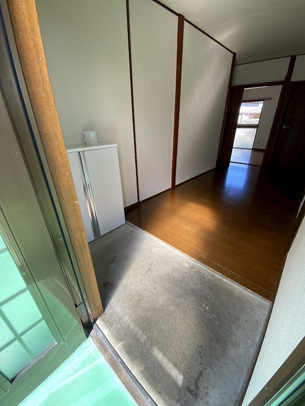 久野886貸家 玄関