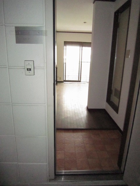 ロオジェ湘南平塚 玄関