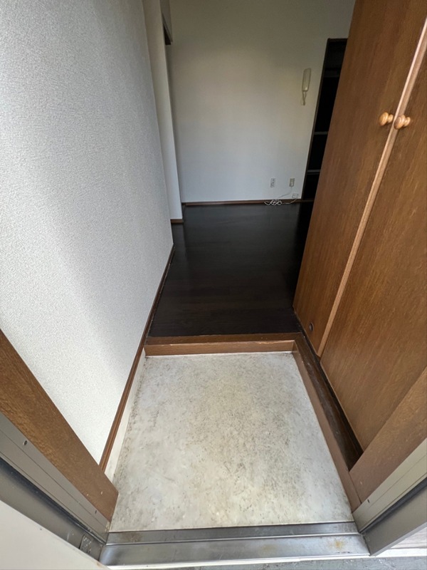 プレミール・オオスミ 玄関