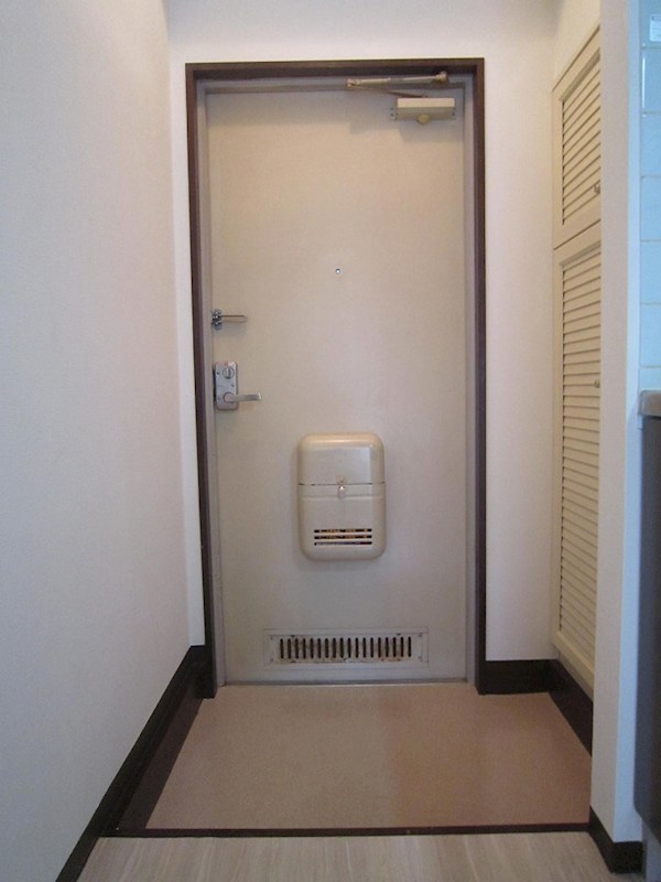 メゾン・ド湘南 玄関