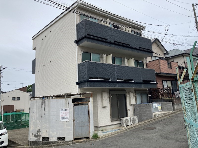 Ｌｉｖｅ　ｆｌａｔ 201号室 外観