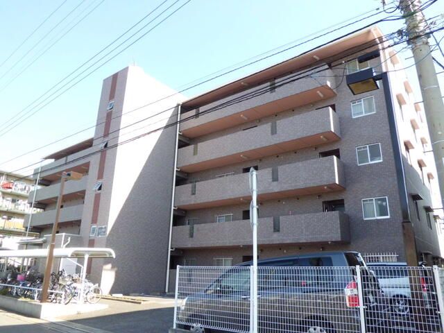 ファミーユ高座渋谷 303号室 外観