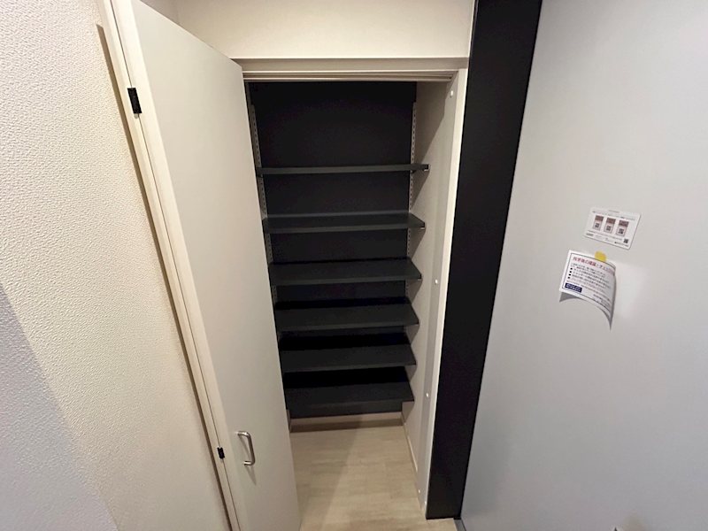 パインヒルズウエスト 玄関