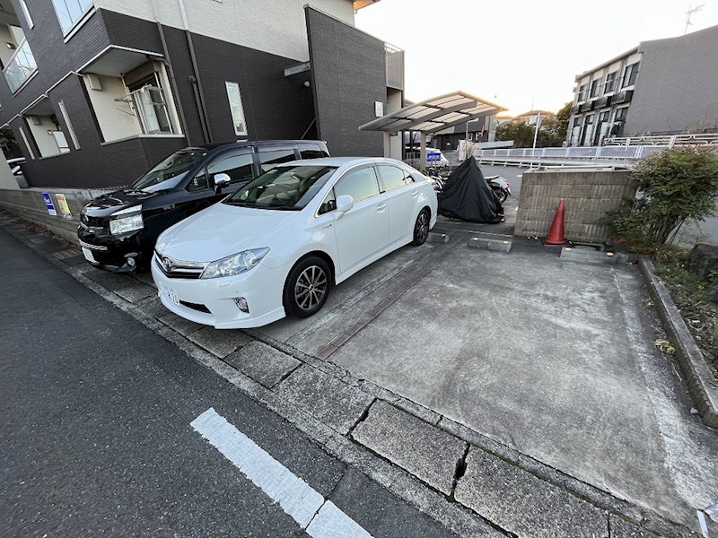 メゾン・アイ 駐車場