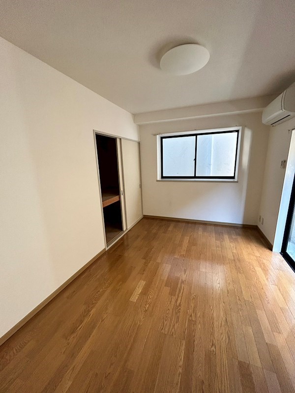 堤ビル ベッドルーム