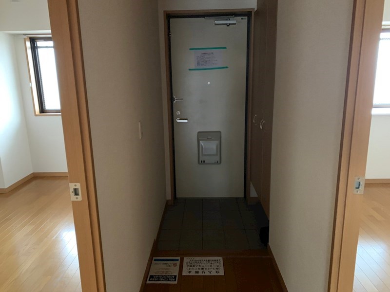 ルミエール泉 玄関