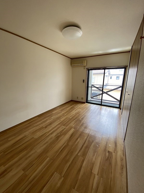 サン・スプリング リビング