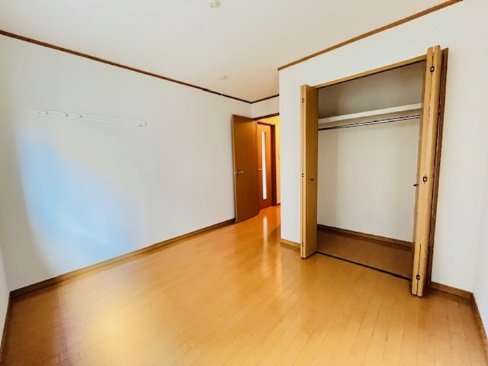 フレアウエスト ベッドルーム