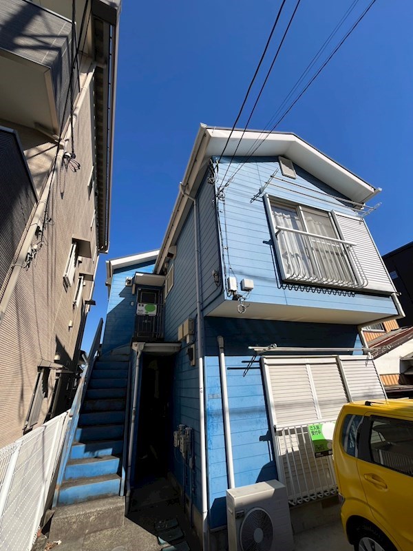 ヒルハウスブルー D号室 外観