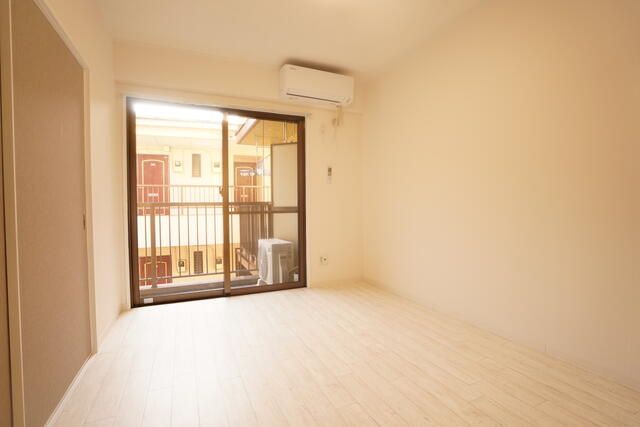 シャンロック湯本 リビング