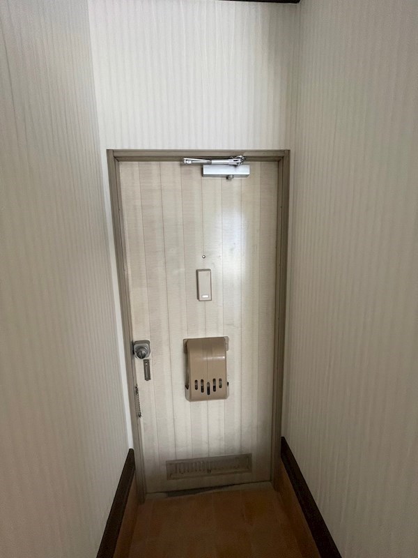 サンモール清水A 玄関