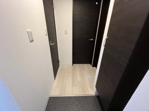 ジーメゾン東成瀬イースト 玄関