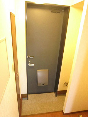 アルファコート鵠沼 玄関