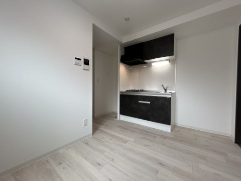 ジーメゾン東成瀬ウエスト リビング