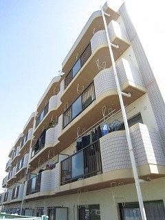 ラーク湘南 301号室 外観